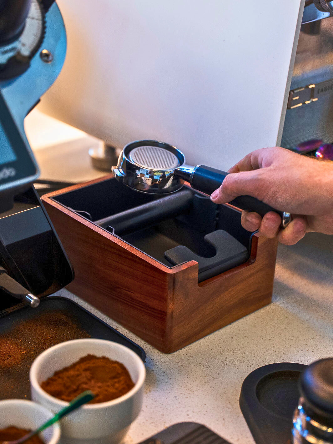 EIGHT OUNCE ESSENTIALS Deluxe Knockbox